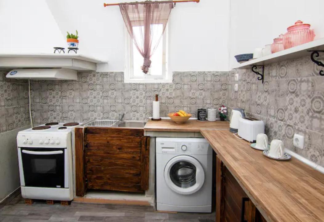 Mascot Bar Street Apartments Rhodes City Екстериор снимка