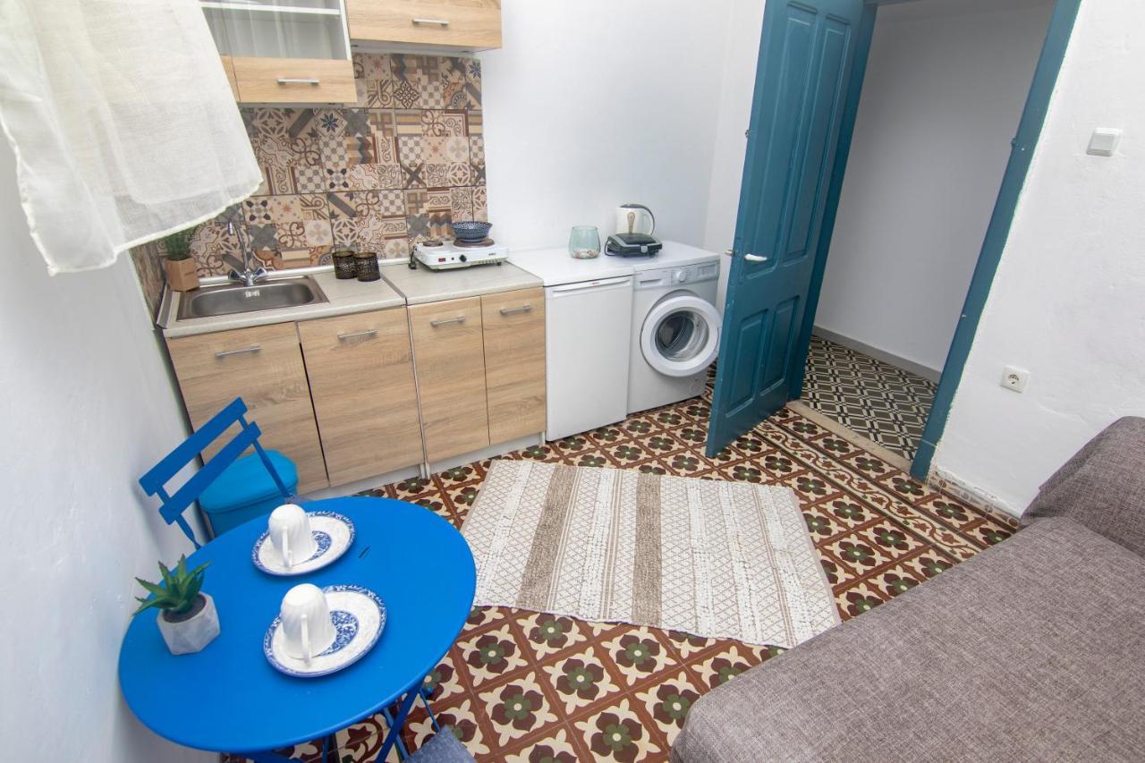 Mascot Bar Street Apartments Rhodes City Екстериор снимка