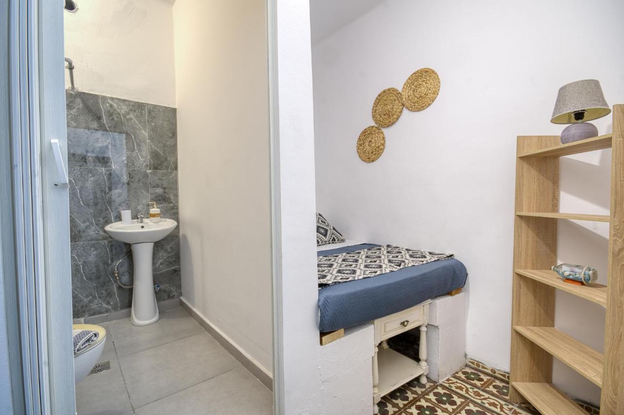 Mascot Bar Street Apartments Rhodes City Екстериор снимка